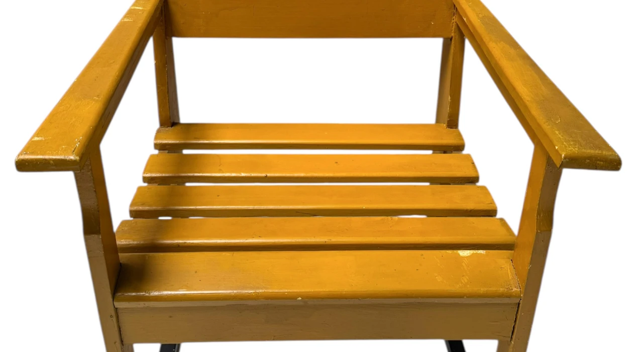 Two Art Deco Modernist Lacquered Beech Armchairs and Table, 1930s